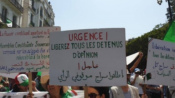 وهران: أزيد من 20 سجين رأي يدخلون يومهم الخامس عشر من الإضراب عن الطعام