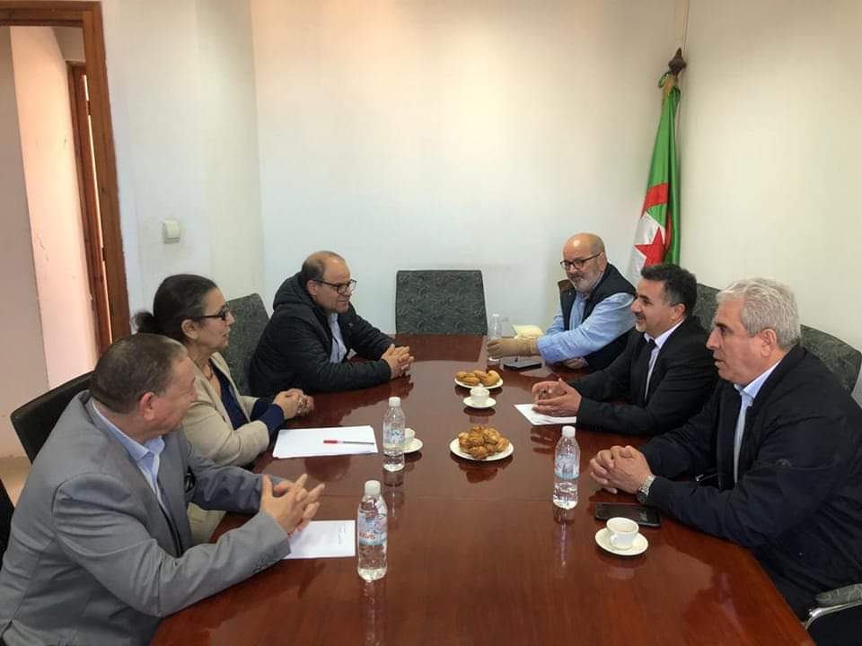 في لقاء تشاوري بينهما: الأرسيدي وحزب العمال يطالبان بفتح فضاءات التعبير الحر