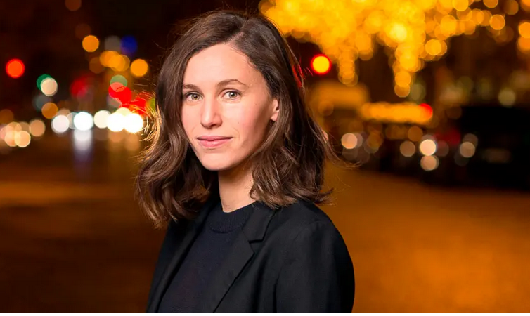 L’écrivaine Kaouther Adimi primée pour son roman “Au vent mauvais”