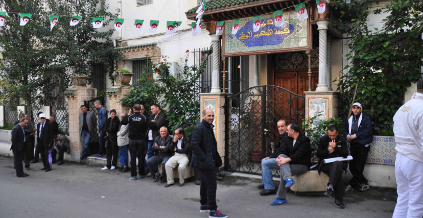 الأفالان: بعجي في رحلة إطفاء لهيب التصحيحية التي أشعلتها تصريحات تبون