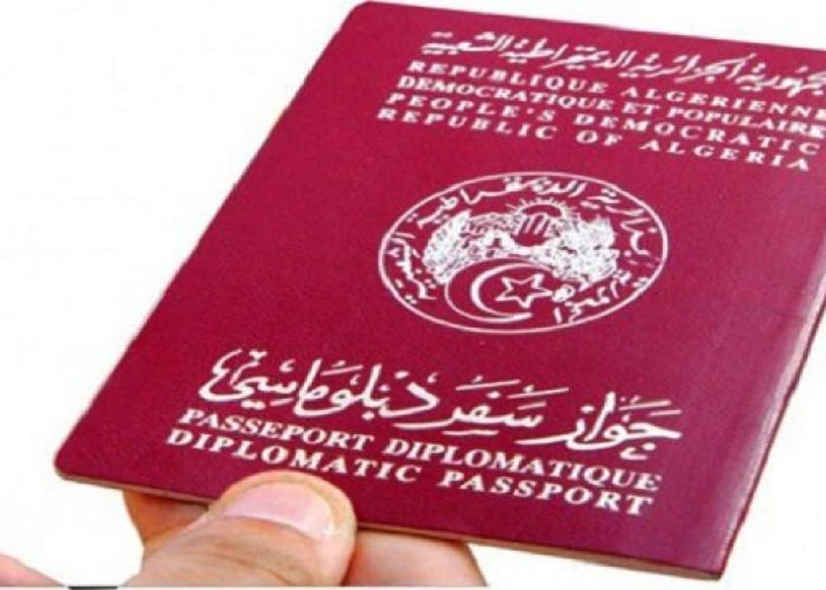 جواز السفر الديبلوماسي: مدير جامع الجزائر والزوجات في حالة تعددهن، ضمن المستفيدين الجدد وسقوط عدة وظائف