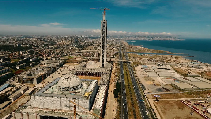 L’Algérie a accordé 70 milliards de dollars aux entreprises de construction chinoises