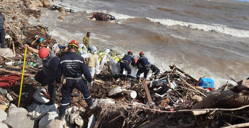 الحماية المدنية تُساهم في انتشال 126 جثة في درنة الليبية