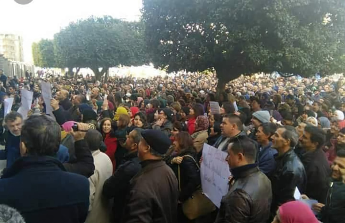 بجاية: توقيف عدة أساتذة في تجمع “كناباست” أمام مديرية التربية