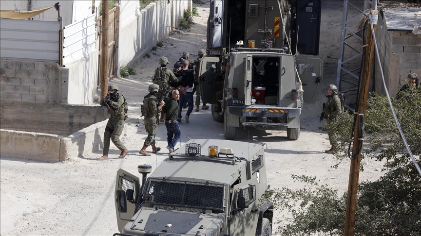 نادي الأسير: إسرائيل تعتقل فلسطينيين بتهمة “التحريض الإلكتروني”