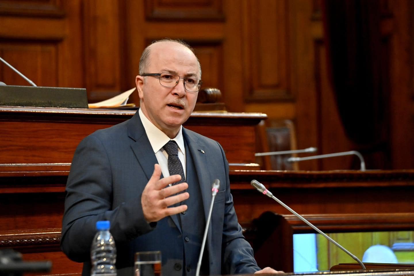 عاجل: إنهاء مهام الوزير الأول وتعين مدير ديوان الرئاسة خلفا له