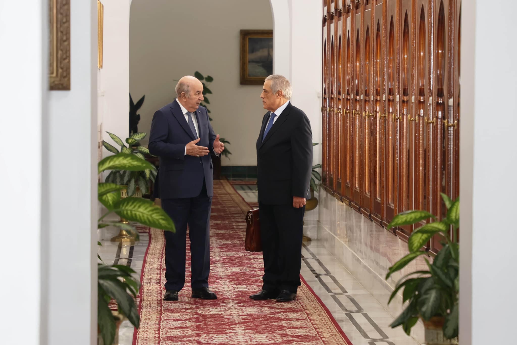 وُعود مُبالغ فيها، تبذير المَال وقرارات لَم تُنفذ: تبُون يُلّمح لأسباب إقالة الوزير الأول