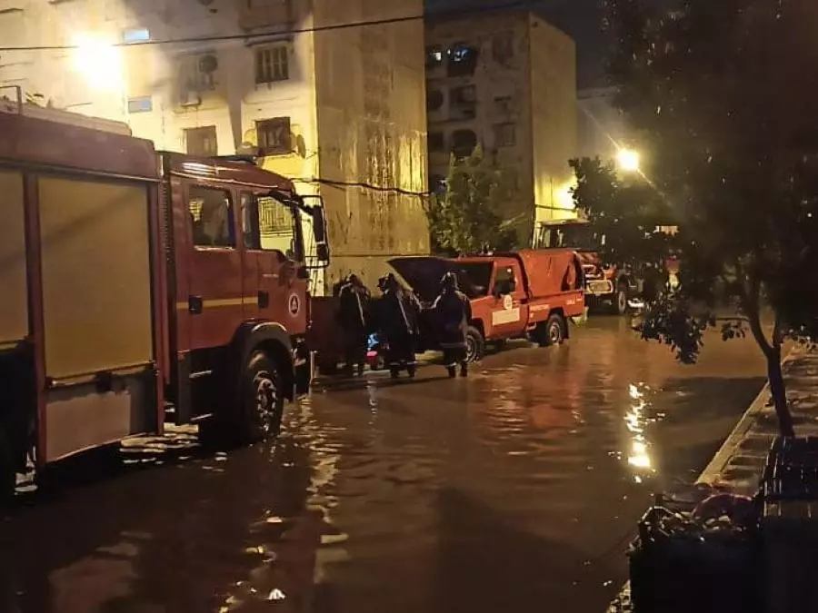 فيضانات بسكيكدة : السيول تغرق 5 بلديات وإجلاء 257 عائلة