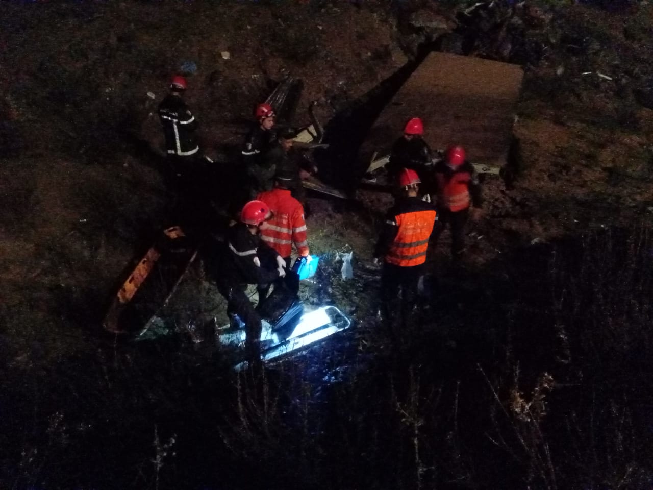 Collision entre deux camions et un bus de transport : 8 morts et 15 blessés