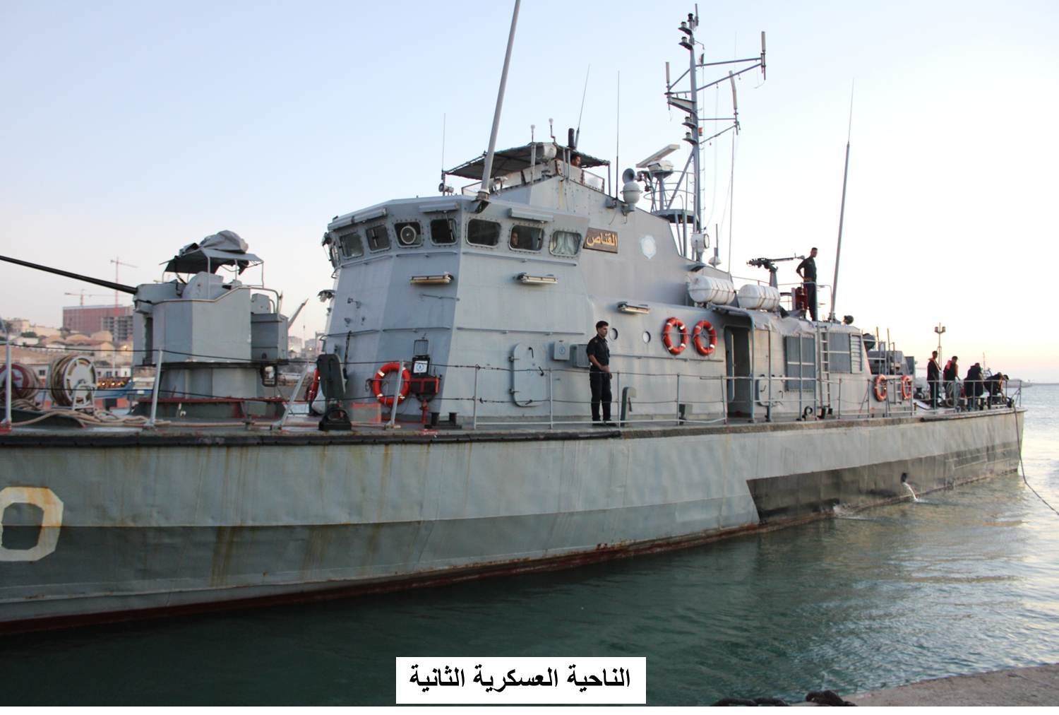 توقيف ثلاثة مغاربة لاختراقهم المياه الإقليمية الجزائرية