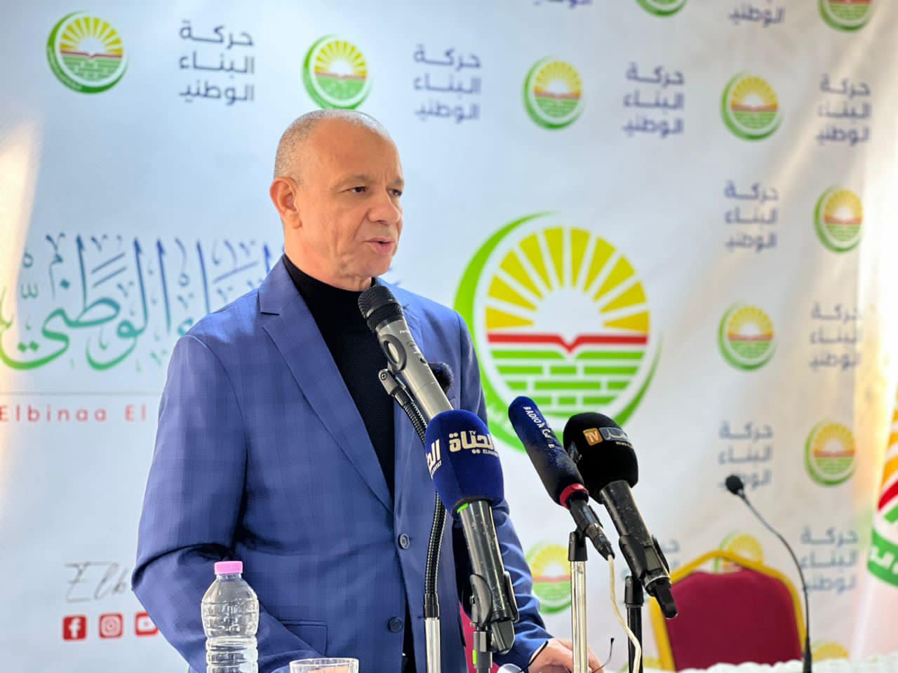 بن قرينة مُشيداً بدعم شبيبة القبائل لمولودية البيض : “لقد نُبتم عن جميع الجزائريين”: