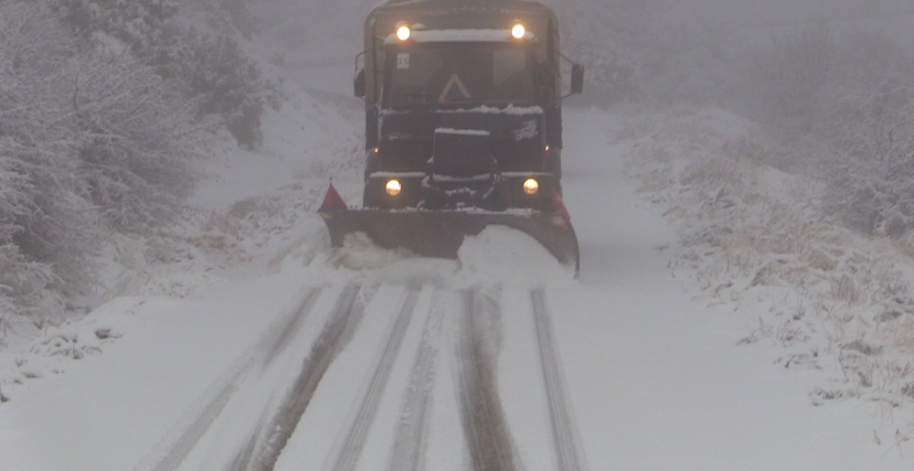 الثلوج تقطع عدد هام من الطرقات بشرق البلاد