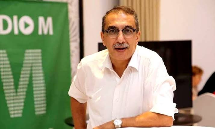 LE SOUVERAIN, LES COURTISANS ET LE DISEUR DE VÉRITÉ