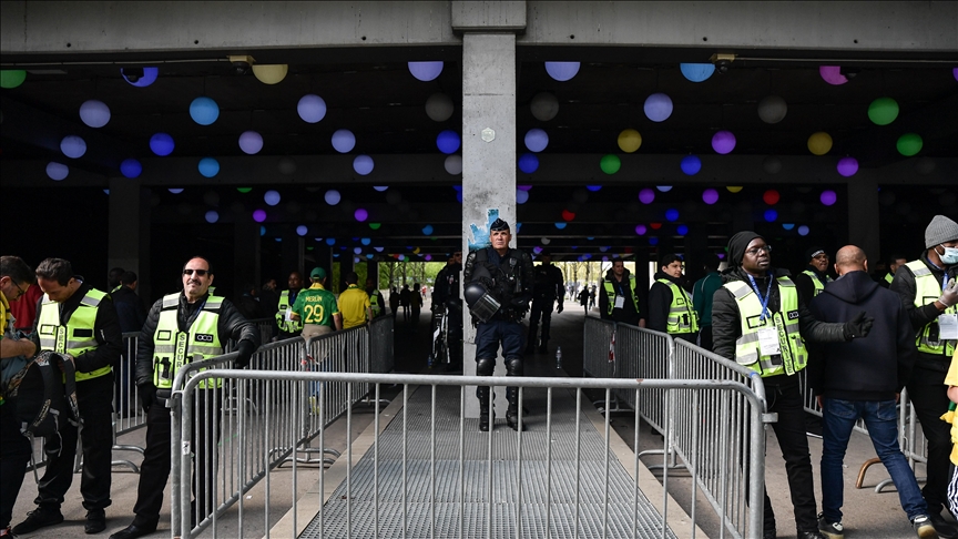 فرنسا تنشر 90 ألف شرطي برأس السنة تحسبا لـ”تهديد إرهابي محتمل”