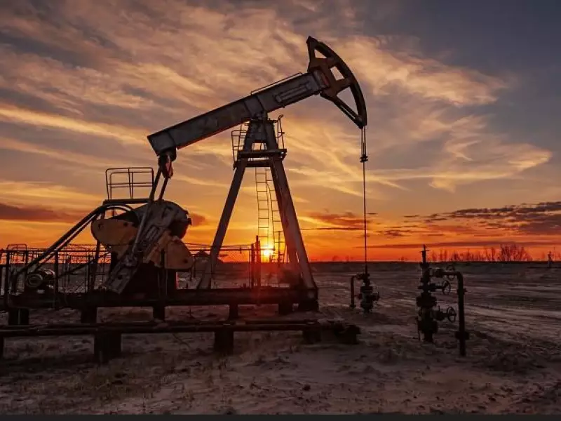 أسعار النفط تواصل التراجع بعد إعلان اوبك+ عن تخفضيات في الإنتاج