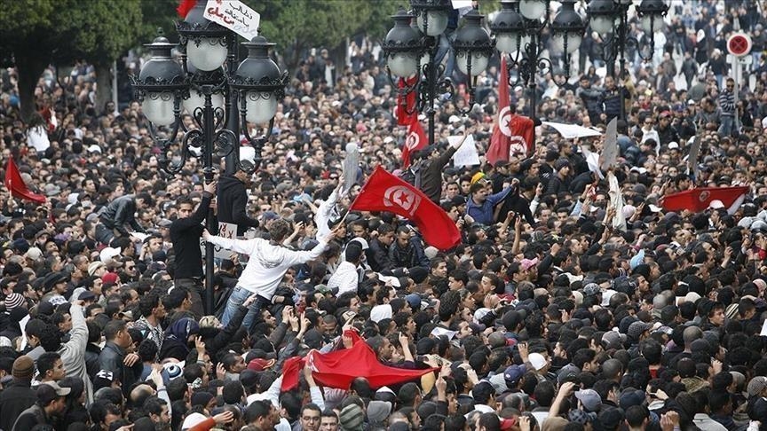 Tunisie : Treize ans après la révolution, le peuple attend toujours la réalisation de ses aspirations
