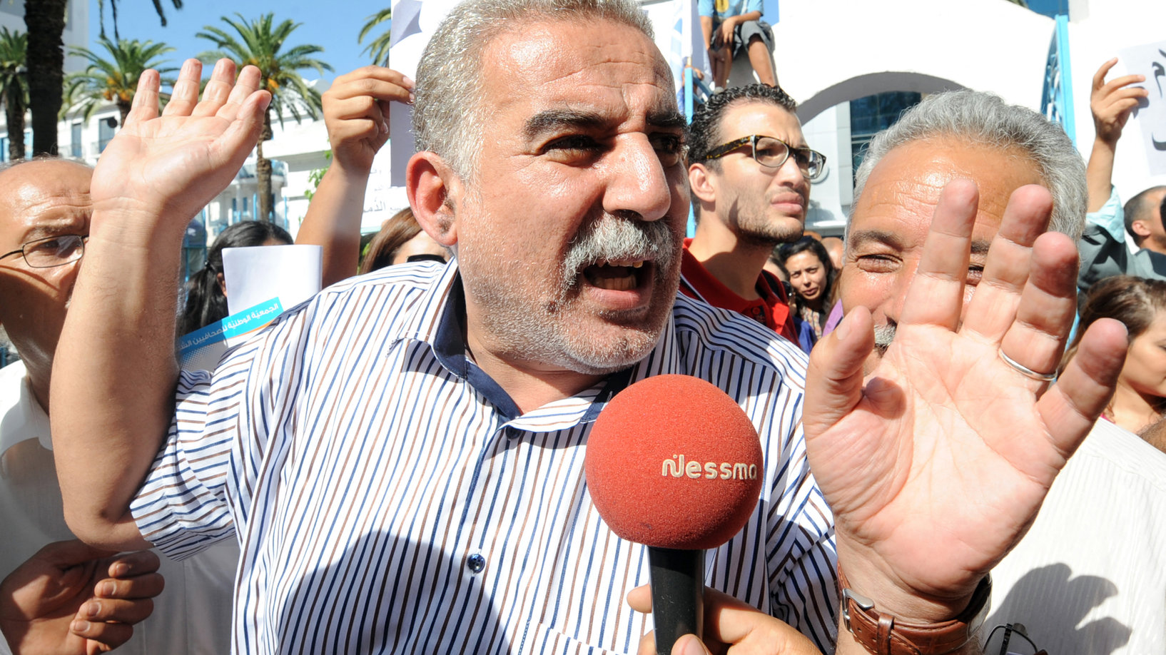 إيداع صحفي أخر السجن انتقد البيروقراطية في تونس