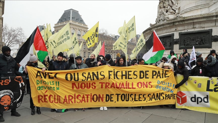 نواب من المعارضة الفرنسية يردون على وزير الخارجية بصور ضحايا في غزة