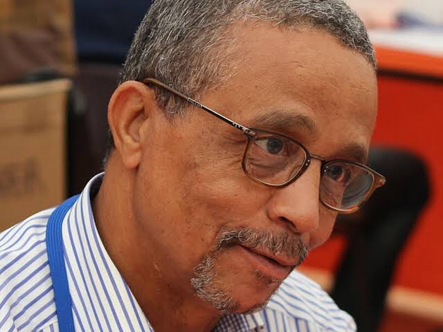 Yasmina Khadra appelle le président Tebboune à la « raison » pour libérer le journaliste Ihsane El Kadi