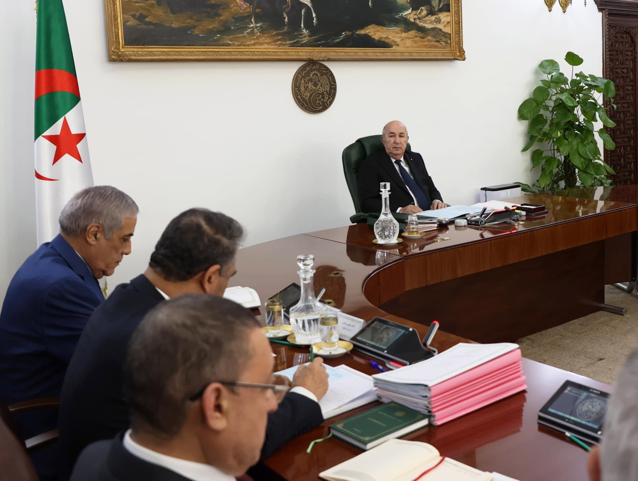 Conseil des ministres : Tebboune tente d’accélérer des dossiers poussifs