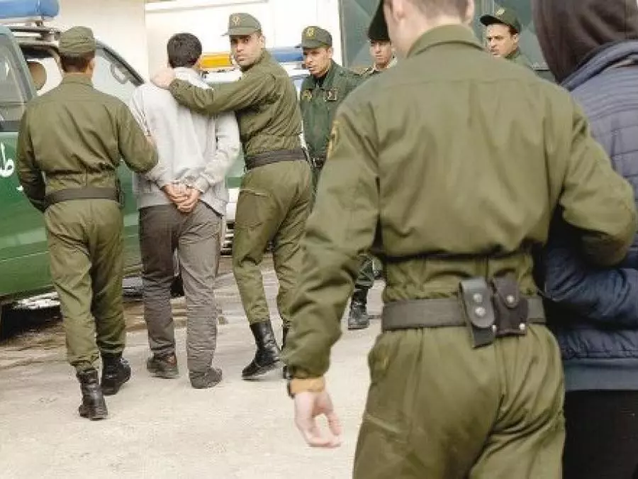 Un réseau d’immigration clandestine démantelé : 24 marocains arrêtés à Mostaganem