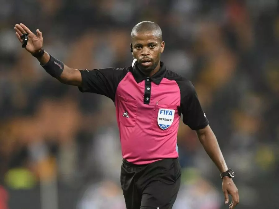 الجزائر-بوركينافاسو: تعيين الحكم الجنوبي إفريقي طوم أبنجيل لإدارة  المقابلة