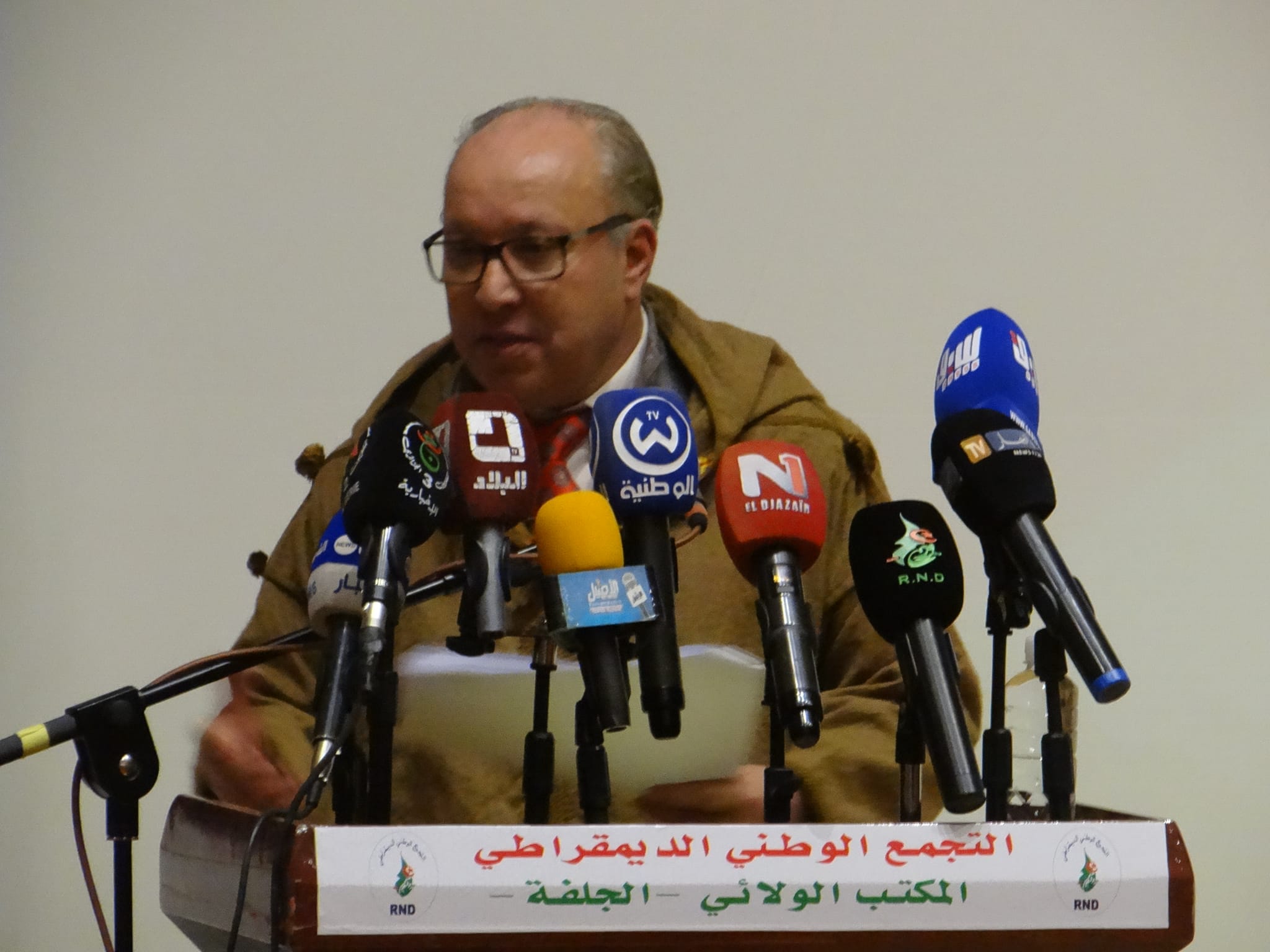 “الأرندي” يتهم أطراف باستغلال إقصاء الخضر لـ”زرع الفتنة في البلاد”