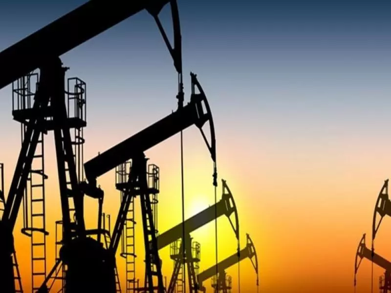 ارتفاع طفيف في أسعار النفط والجزائر تعلن استعدادها خفض الإنتاج