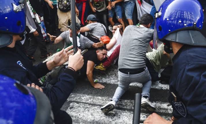 العفو الدولية : 5 سنوات بعد حركة الحراك الاحتجاجية، يستمر القمع دون هوادة