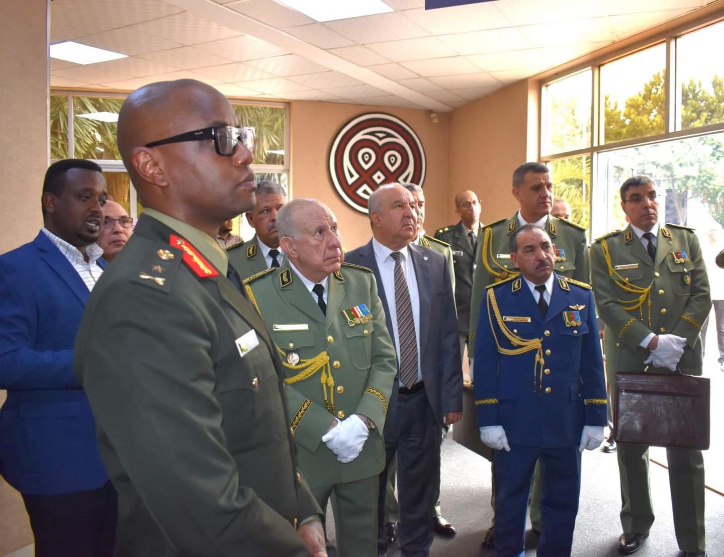 Saïd Chanegriha au Rwanda : une visite qui dérange la RDC