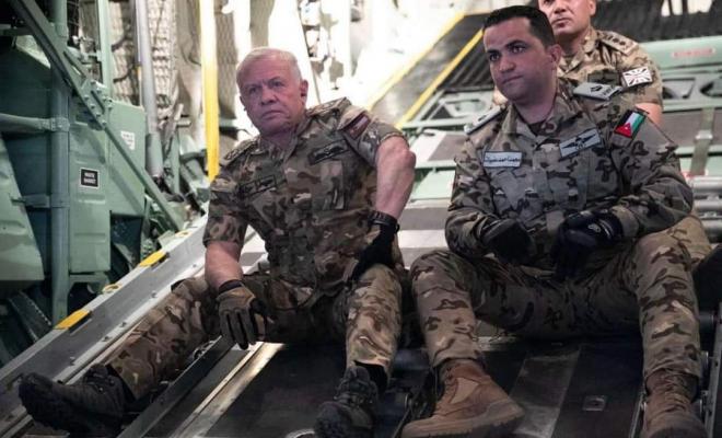 فرنسا وأربعة دول عربية تنفذ عملية إنزال جوي لمساعدات إلى غزة