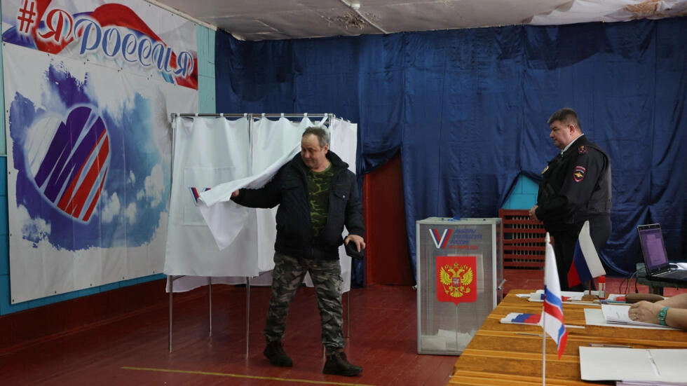 2e jour de présidentielle en Russie : sans opposition, Vladimir Poutine unique favori