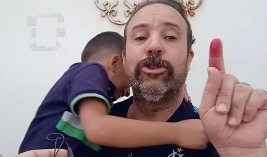 القضاء يفرج عن المبلغ عن الفساد تونسي بعد عام من سجنه !