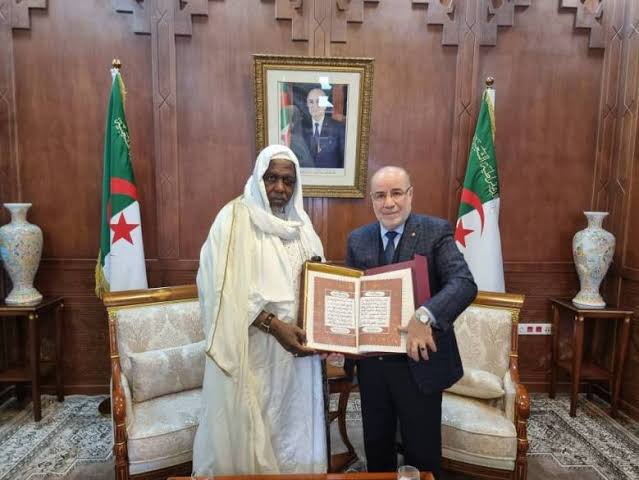 Mali : Le gouvernement annonce la dissolution de la CMAS de l’imam Mahmoud Dicko