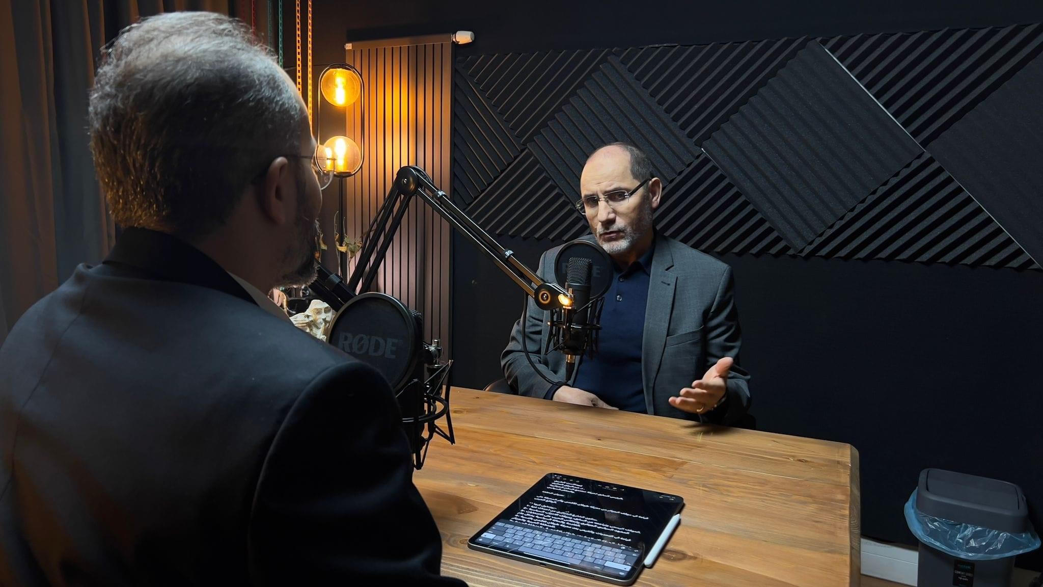 Makri raconte son périple malaisien, mais fait l’impasse sur la levée de son ISTN