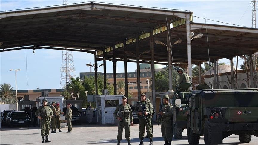 تونس تغلق معبر رأس جدير الحدودي اثر اشتباكات مسلحة وليبيا تردّ