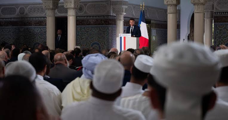 Fin du financement étranger des imams en France