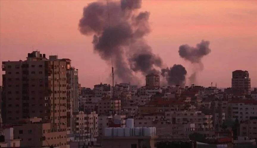 Israël lance des dizaines de raids sur Gaza au premier jour de l’Aïd Al-Fitr