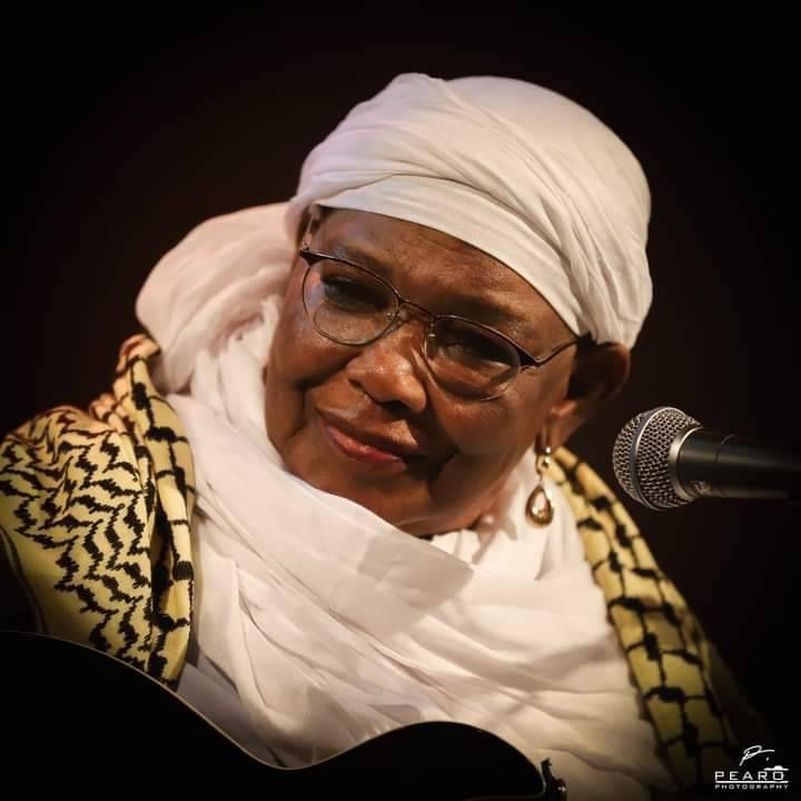 الفنانة حسنة البشارية في ذمة الله