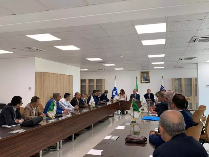 مجمع “جيبلي” يُوقع اتفاقية مع وكالة “عدل” لتوفير الحليب بالمجمعات السكنية