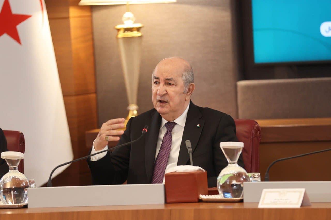 En Algérie, Tebboune persiste à nier l’existence de “détenus d’opinion”