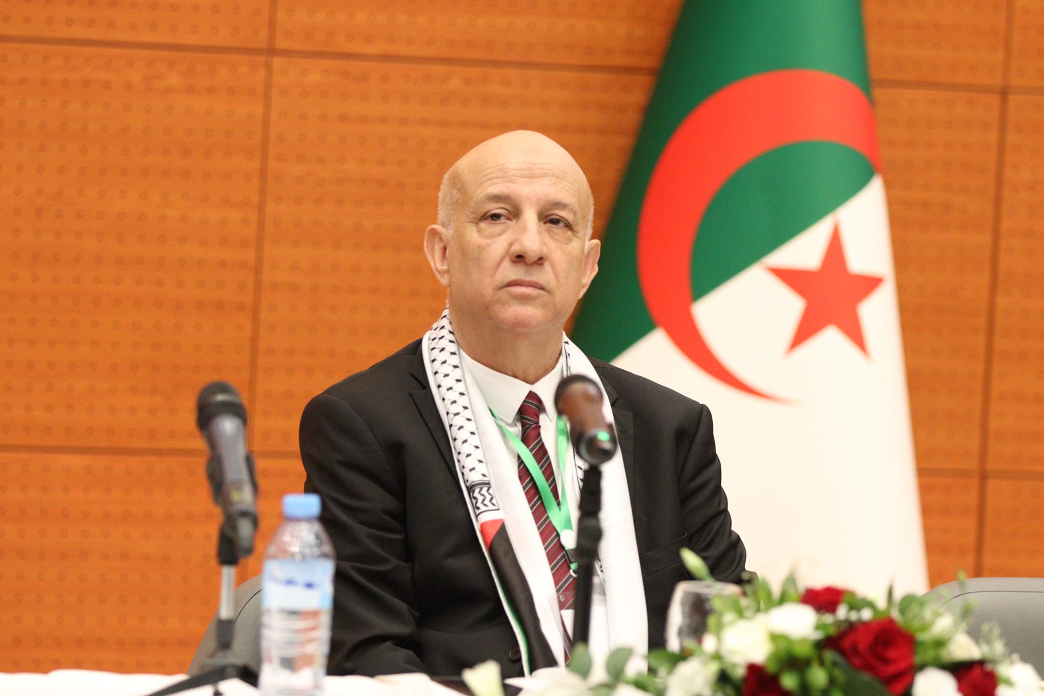 “الأفلان” يُعلن دعمهُ للعهدة الثانية للرئيس تبون