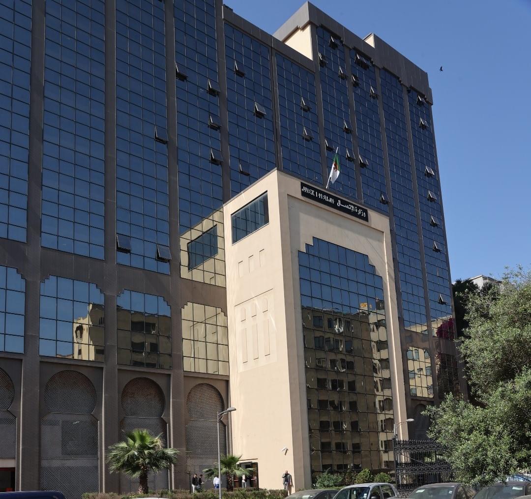 المطابقة مع قانون الإعلام الجديد: وزارة الاتصال تمدد الآجال