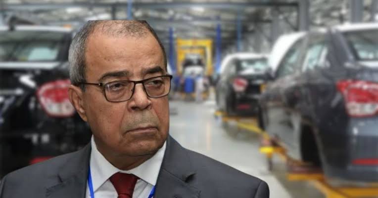 Le ministre Aoun relègue la voiture au rang de “non-priorité” et invite les Algériens à “l’importer eux-mêmes”